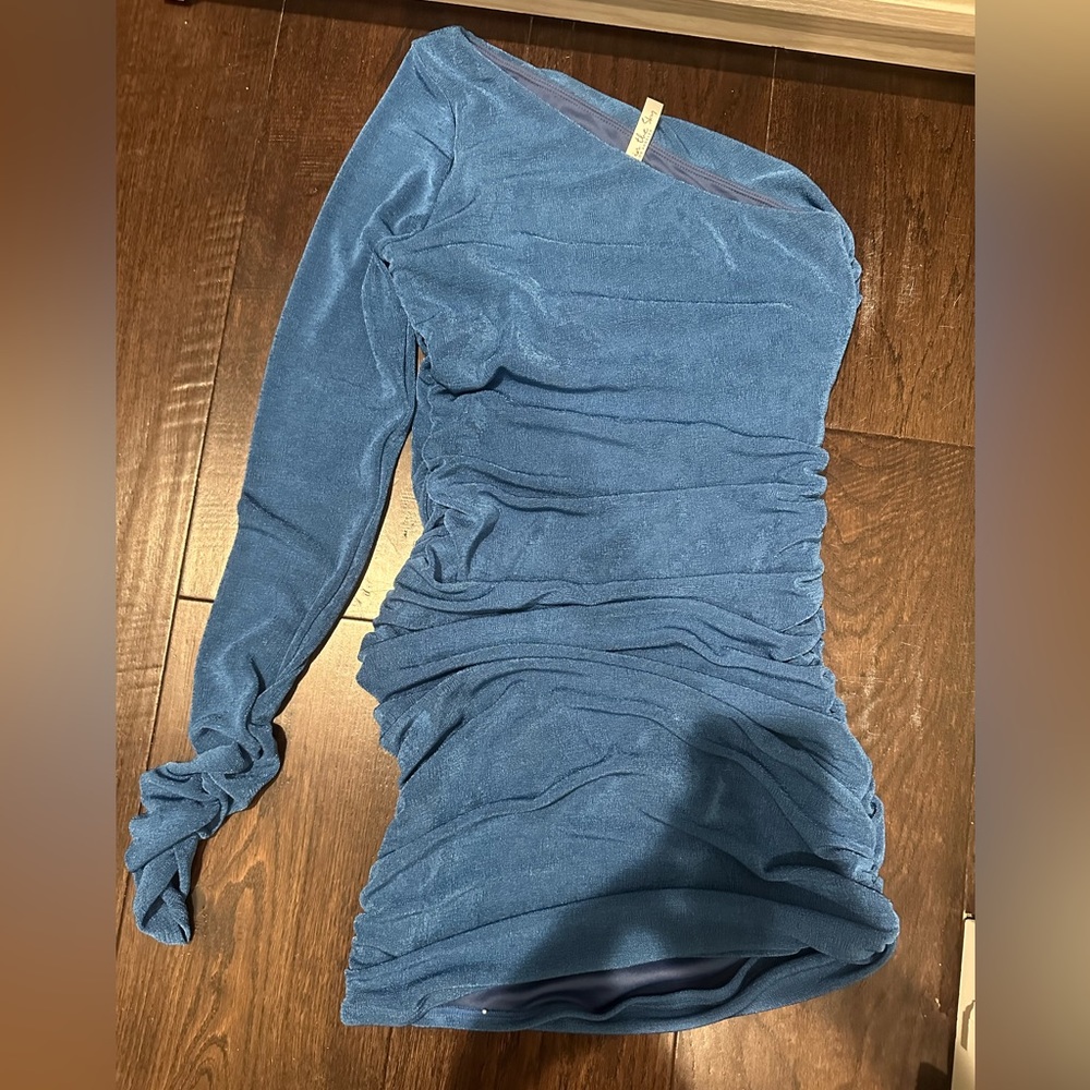 lucy in the sky one sleeve mini dress